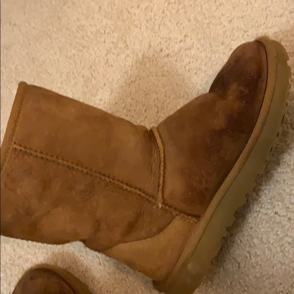 brown uggs - Picture 3 of 8